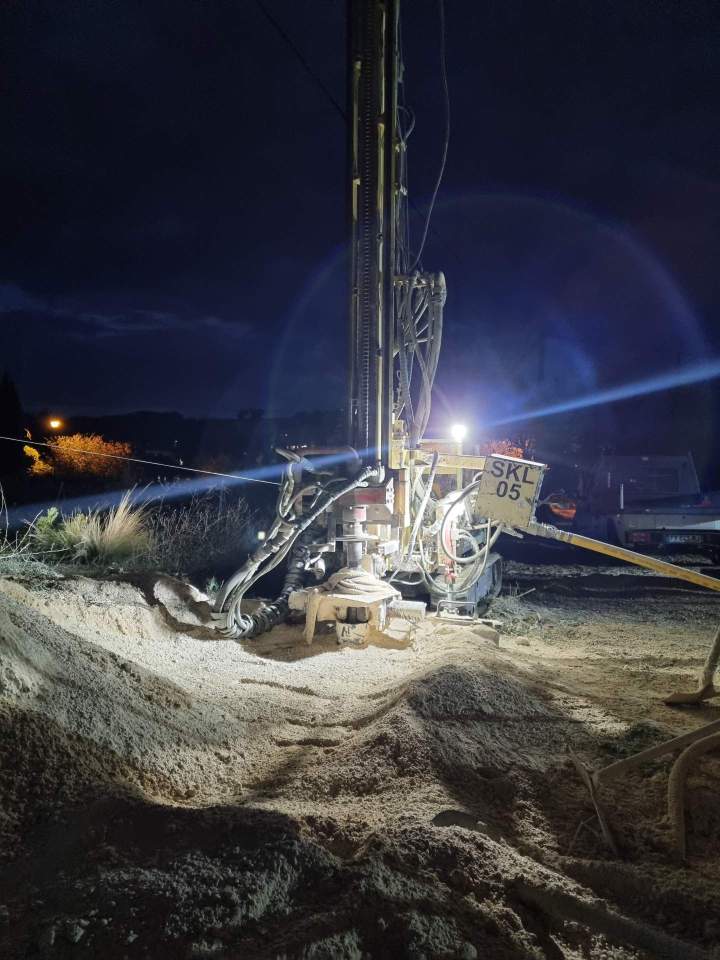 Travaux de forage nocturne, Orange