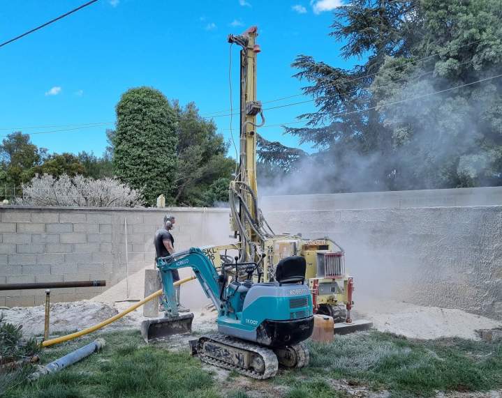 Matériel pour la forage d'eau, Orange