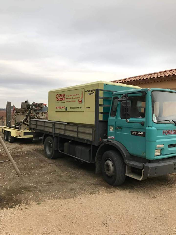 Remorque avec foreuse embarquée, Orange