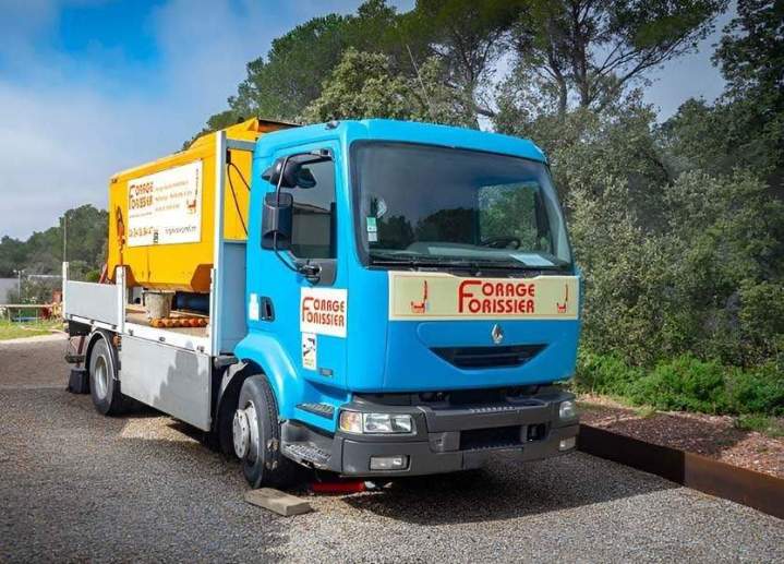 Camion de FORAGE FORISSIER, Orange